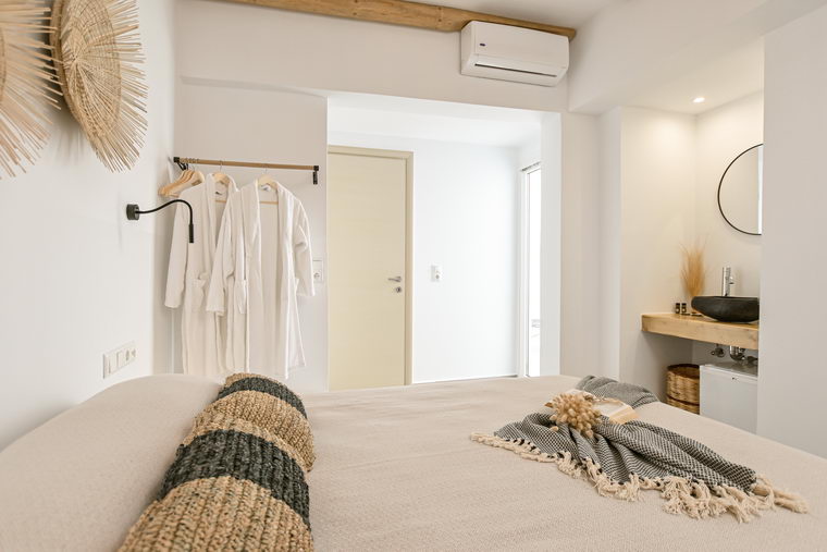 Deluxe double room with outdoor hot tub
